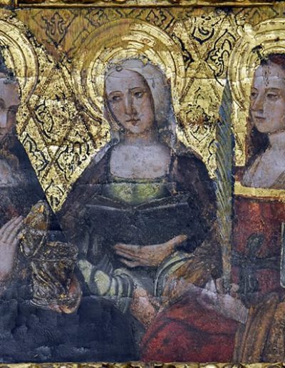 Retablo mayor. María Magdalena, santa indeterminada y Santa Engracia