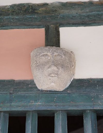 Mascarón masculino