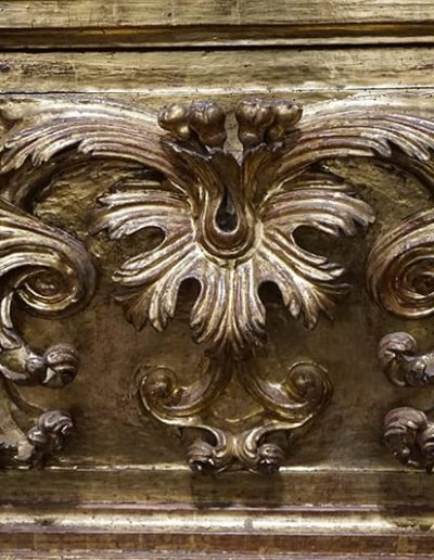 Retablo de la Virgen del Rosario. Motivos decorativos
