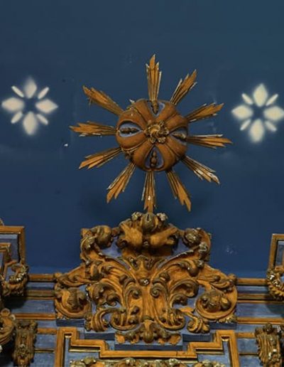 Retablo Mayor. Nubes y haz de rayos