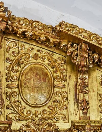 Retablo mayor. Espejo del ático