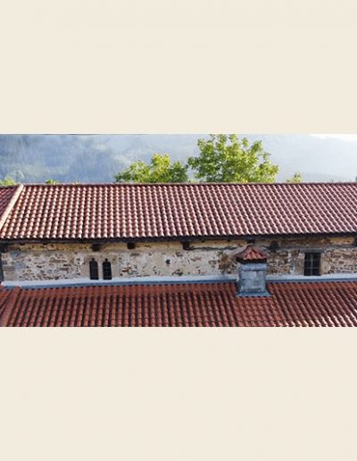 Zona alta del muro, con recrecimiento