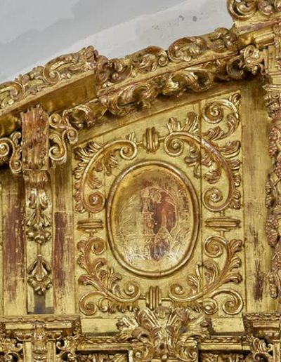 Retablo mayor. Espejo del ático