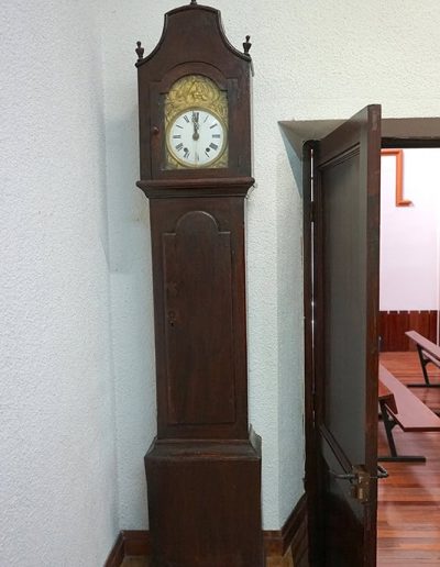 Reloj de caja alta